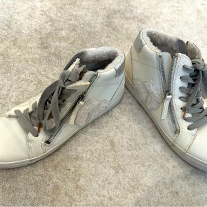 Dolce Vida size 10, but could possibly be 10 1/2 gently used great condition.